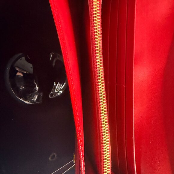 Prada Patent Leather Bow Wallet (Rare) - Picture 6 of 10